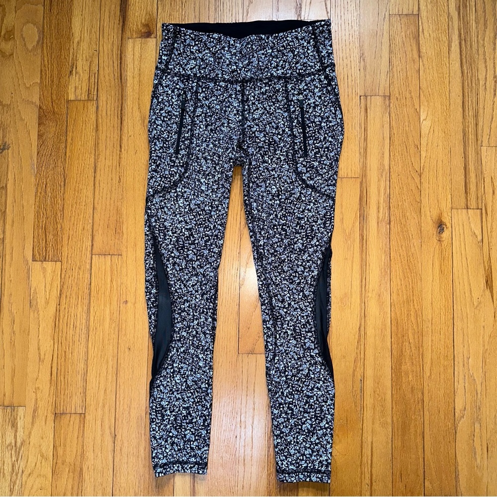 Lululemon Invigorate 7/8 Tight Daisy Dust‎ Alpine White Black 6 Legging Active
